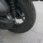 Essai comparatif X-Max – Forza 125cc : Forza - valve coudée