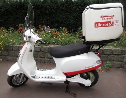 Alloresto.fr livre des scooters électriques pour des livraisons écologiques
