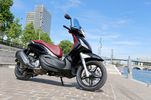  Piaggio Beverly 300 ie / 300 S ie/ 350 Touring : le maxi-scooter grandes roues