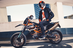 Louis moto : Rekurv, nouvelle marque dédiée aux jeunes motard(e)s