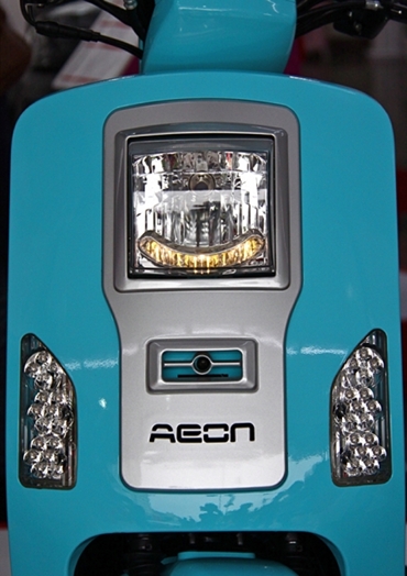 Aeon Co-In 125cc : feu avant