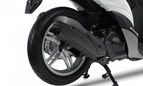 Yamaha Xenter 125cc : roue arrière droit