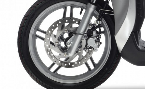 Yamaha Xenter 125cc : frein avant