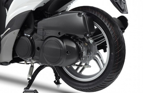 Yamaha Xenter 125cc : roue arrière gauche